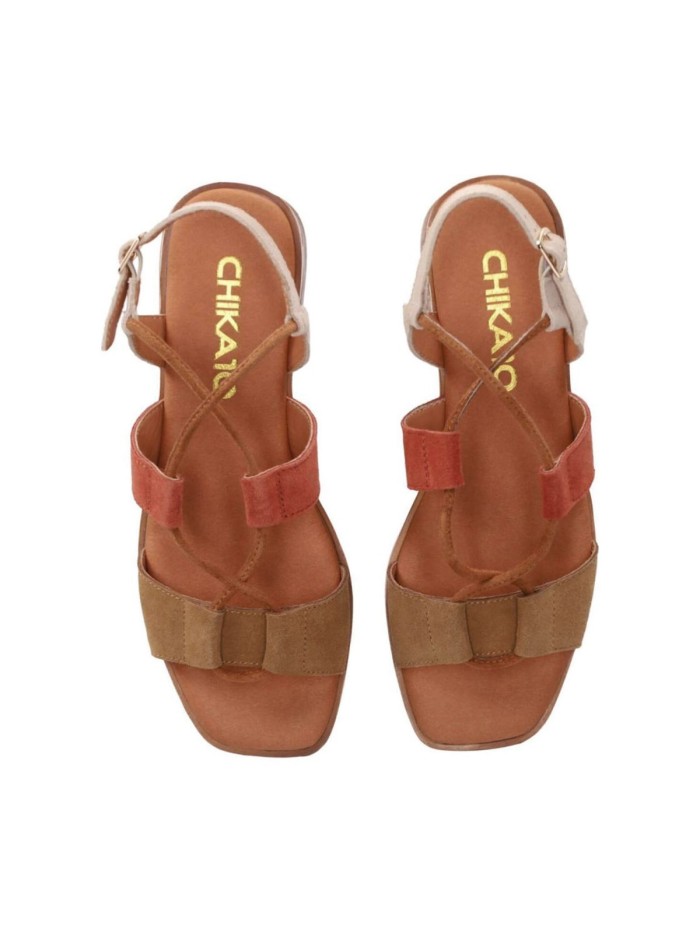 SANDALIAS DE PIEL NEGRAS CON APLIQUES METÁLICOS PARA MUJER CHIKA 10 MILENA 02