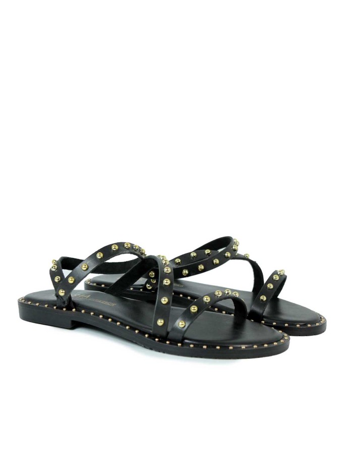 SANDALIAS PLANAS DE PIEL NEGRAS CON DETALLES METÁLICOS KISSIA BOSCOS