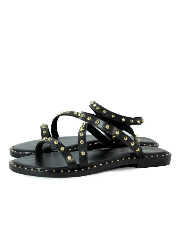SANDALIAS PLANAS DE PIEL NEGRAS CON DETALLES METÁLICOS KISSIA BOSCOS