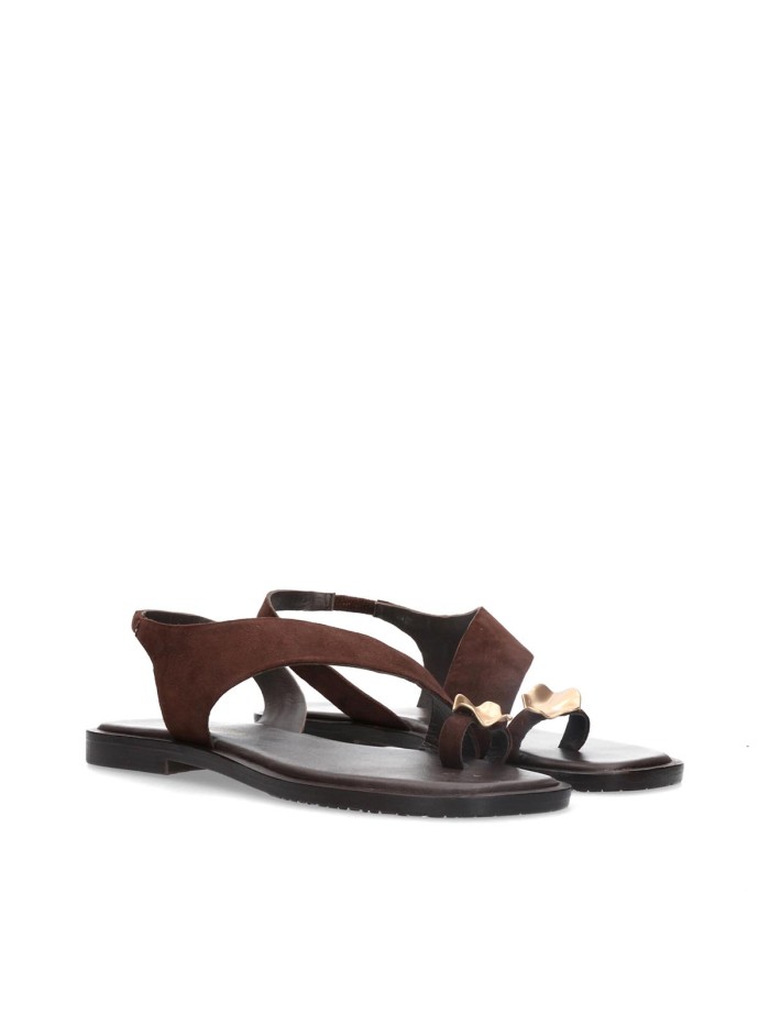 SANDALIAS CÓMODAS Y FEMENINAS CON DETALLE METÁLICO EN EL DEDO KISSIA JOPA 8 NEGRO