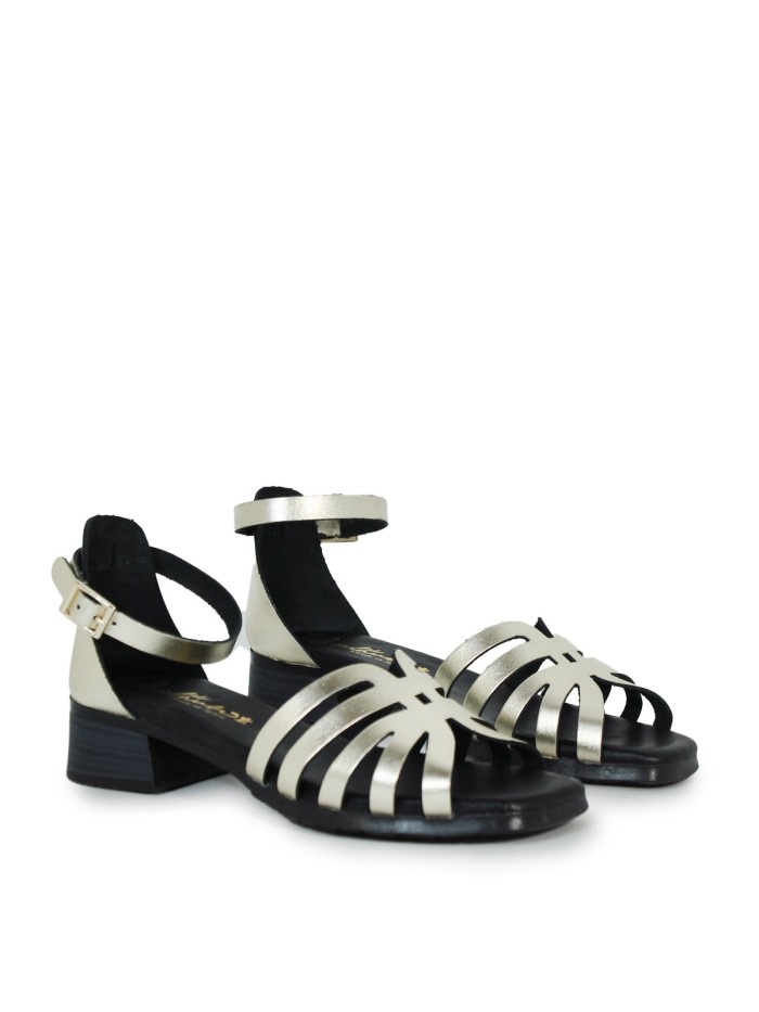 SANDALIAS DE PIEL METALIZADA CON PLANTA DE GEL Y TACÓN BAJO PARA MUJER APLAUSO 2697 PLATINO