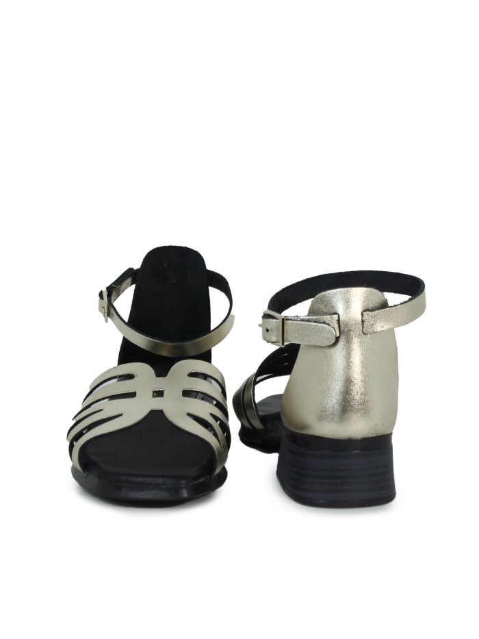 SANDALIAS DE PIEL METALIZADA CON PLANTA DE GEL Y TACÓN BAJO PARA MUJER APLAUSO 2697 PLATINO