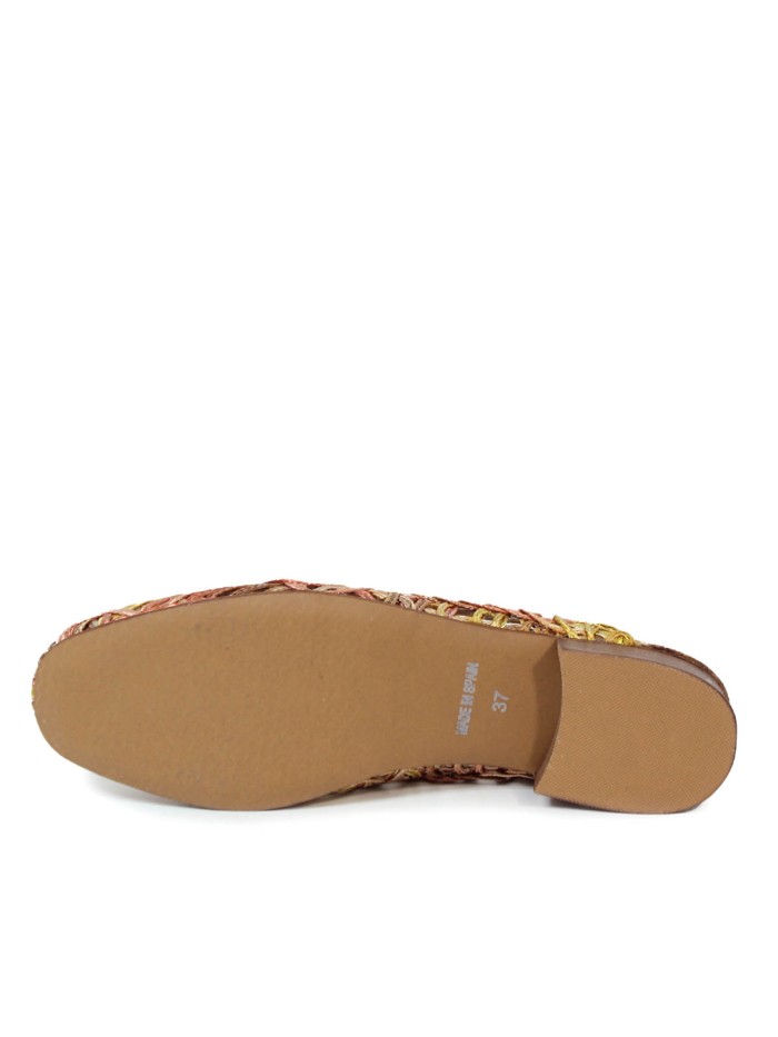 ZAPATO TEJIDO EN PIEL TEJIDA DESTALONADO CON TACÓN BAJO APLAUSO 1437 MULTIFUEGO