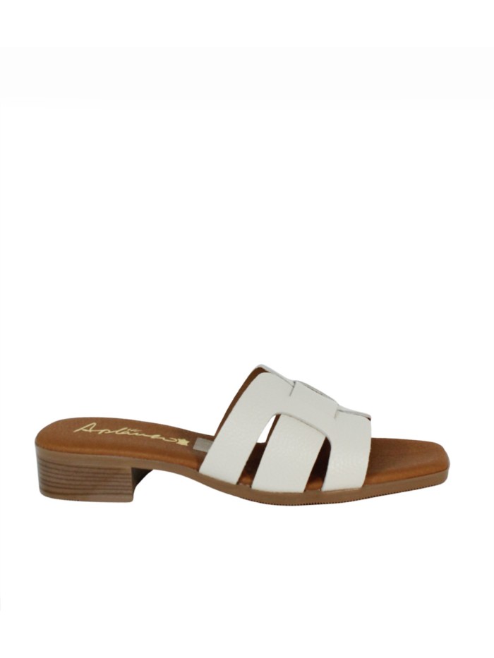 SANDALIAS DE PIEL CON TACÓN BAJO Y PLANTA DE GEL PARA MUJER APLAUSO 5880 HIELO