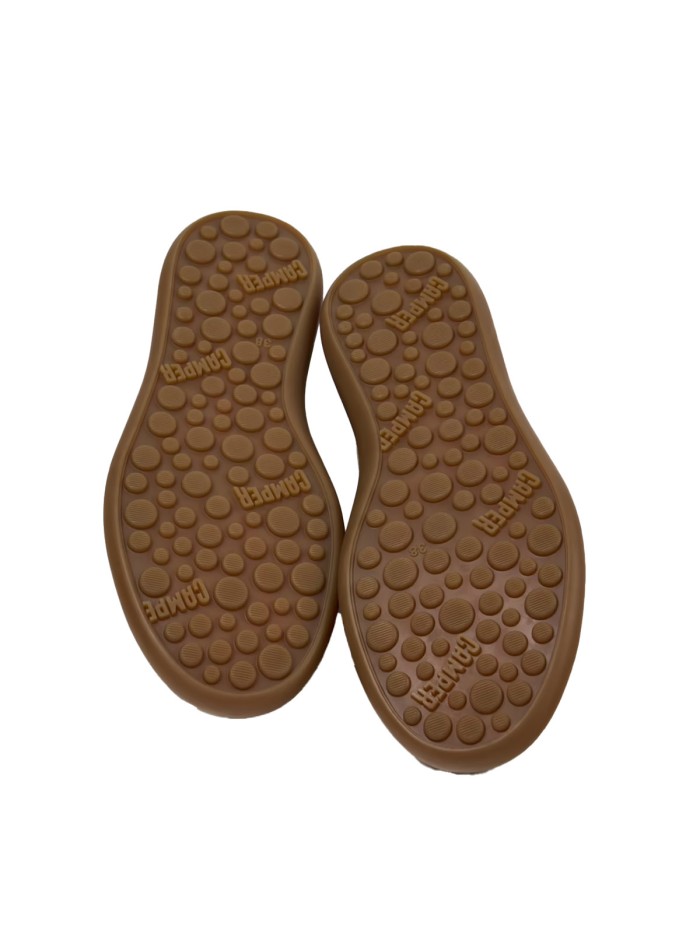 ZAPATILLAS DE MUJER EN PIEL NOBUCK CAMPER PELOTAS SOLLER K201668-017 CAMEL
