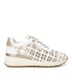 ZAPATILLA BLANCA DE MUJER CARMELA 16228701 DE PIEL CON DISEÑO TRENZADO Y PLANTILLA EXTRAÍBLE