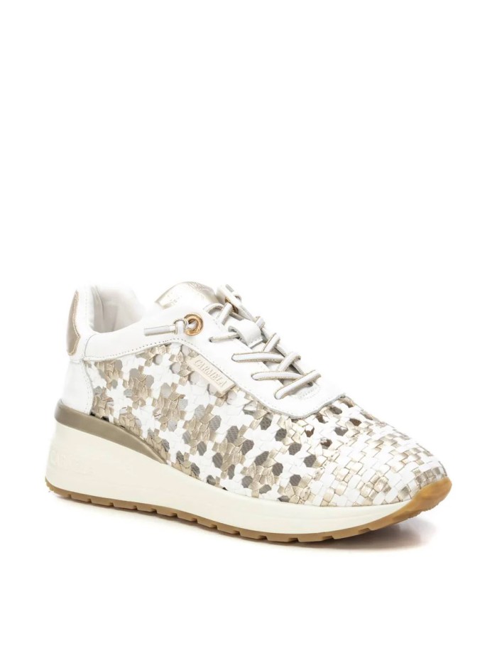 ZAPATILLA BLANCA DE MUJER CARMELA 16228701 DE PIEL CON DISEÑO TRENZADO Y PLANTILLA EXTRAÍBLE