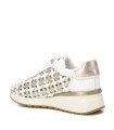 ZAPATILLA BLANCA DE MUJER CARMELA 16228701 DE PIEL CON DISEÑO TRENZADO Y PLANTILLA EXTRAÍBLE