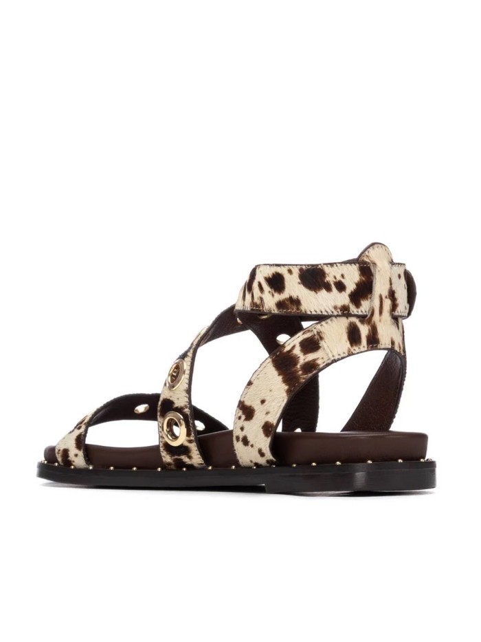 SANDALIAS ROMANAS CON TACHUELAS CARMELA 16238907 COW