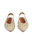 ZAPATOS BAJOS DESTALONADOS BEIGE CON TACHUELAS PARA MUJER DESIREE GARONS 9