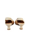 ZAPATOS BAJOS DESTALONADOS BEIGE CON TACHUELAS PARA MUJER DESIREE GARONS 9