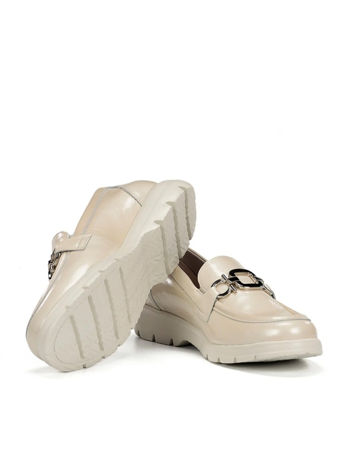 MOCASÍN DE MUJER FLUCHOS GLADIS 506344 DE PIEL CON PLANTILLA EXTRAÍBLE Y SUELA LIGHT