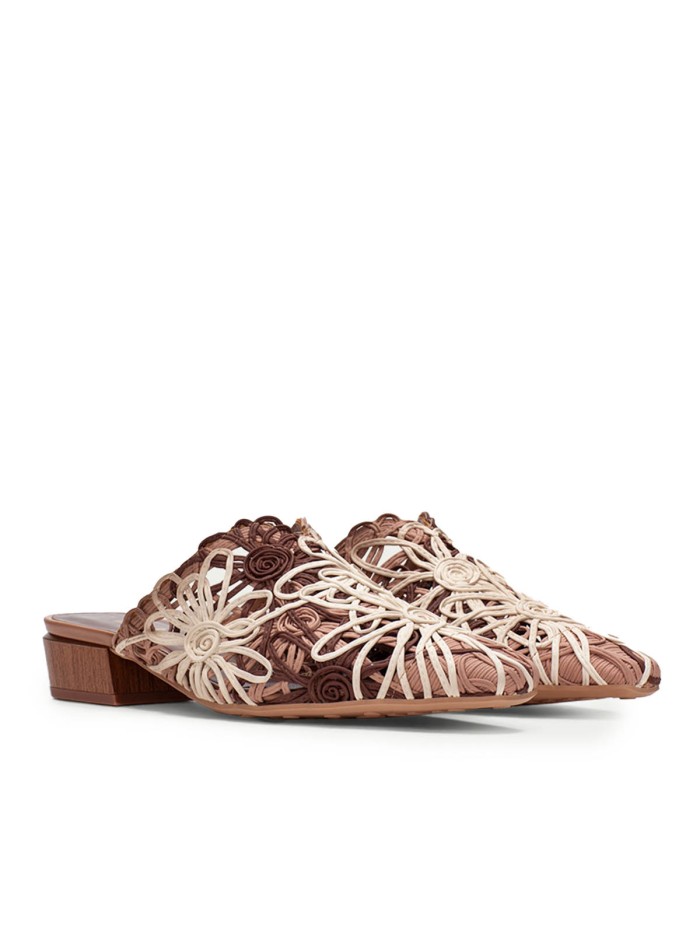 ZUECOS DE TACÓN BAJO CON DISEÑO FLORAR EN CORDELA HISPANITAS AZUCENA HV264840 BEIGE