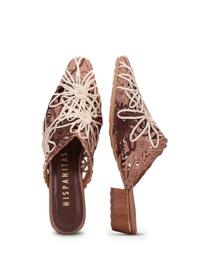 ZUECOS DE TACÓN BAJO CON DISEÑO FLORAR EN CORDELA HISPANITAS AZUCENA HV264840 BEIGE