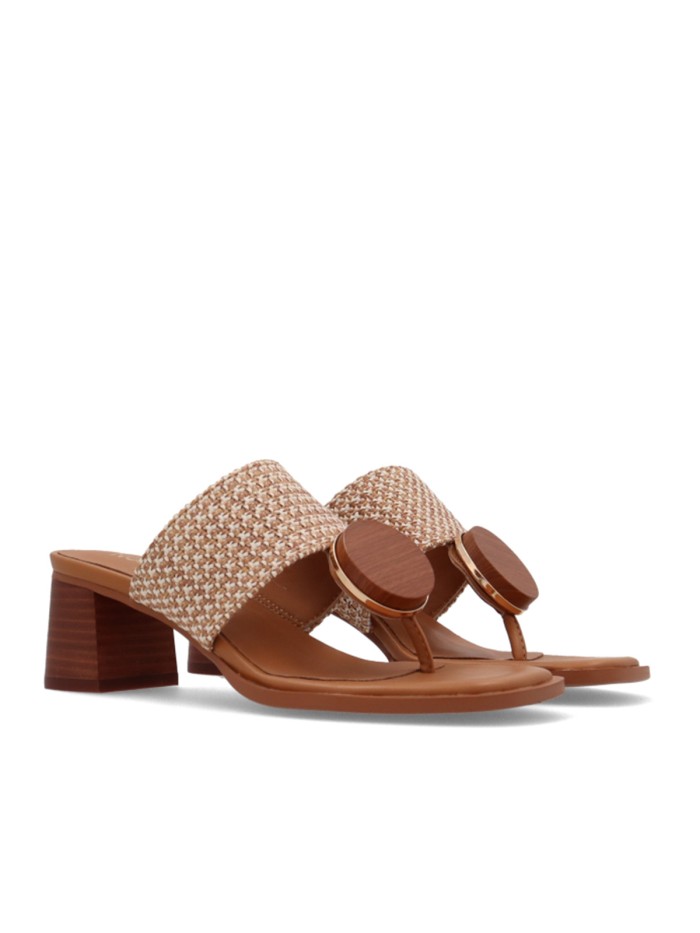 SANDALIA DE TACÓN CON DETALLE DE JOYA PARA MUJER NOA HARMON JUDE BEIGE