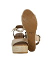 SANDALIAS DEL PIEL METALIZADA CON CUÑA DE RAFIA PENELOPE 6523 ORO