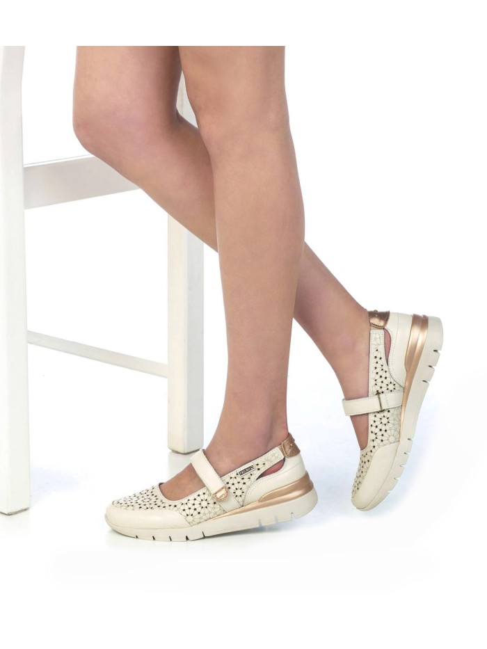 MERCEDITAS BEIGE DE PIEL CON CIERRE DE VELCRO PIKOLINOS CANTABRIA W4R-6989C1