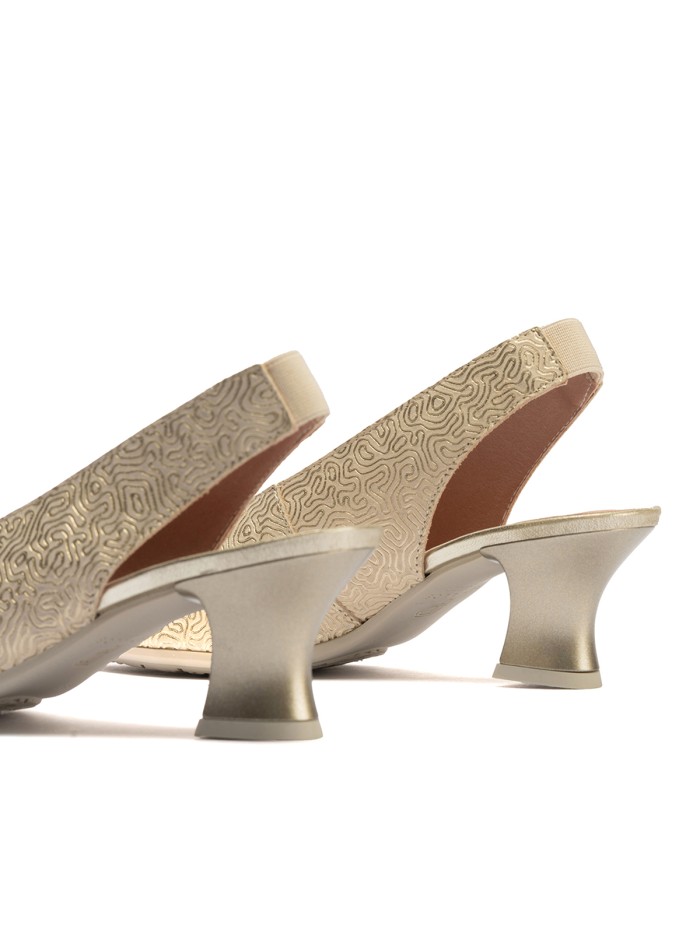 ZAPATO ELEGANTE Y CONFORTABLE DE TACÓN DESTALONADO PARA MUJER PITILLOS 11180 ORO