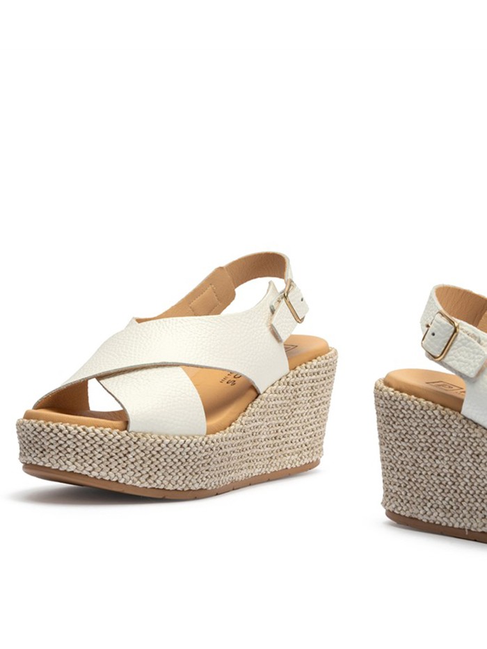 SANDALIAS DE TIRAS CRUZADAS EN PIEL CON CUÑA PARA MUJER PITILLOS 11270 BEIGE