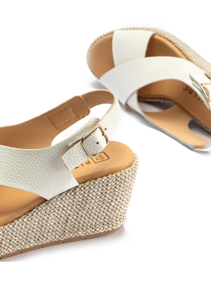 SANDALIAS DE TIRAS CRUZADAS EN PIEL CON CUÑA PARA MUJER PITILLOS 11270 BEIGE