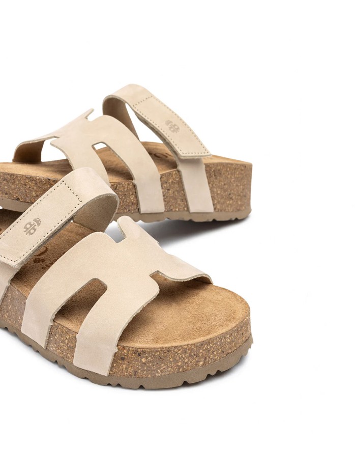 SANDALIAS DE PIEL  CON PALTAFORMA PARA MUJER YOKONO WIWI 125 BLANCO