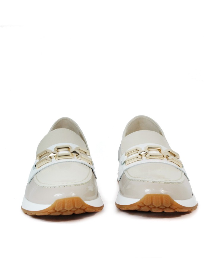 MOCASINES PLANOS DE CHAROL 5675 BEIGE-PIEDRA