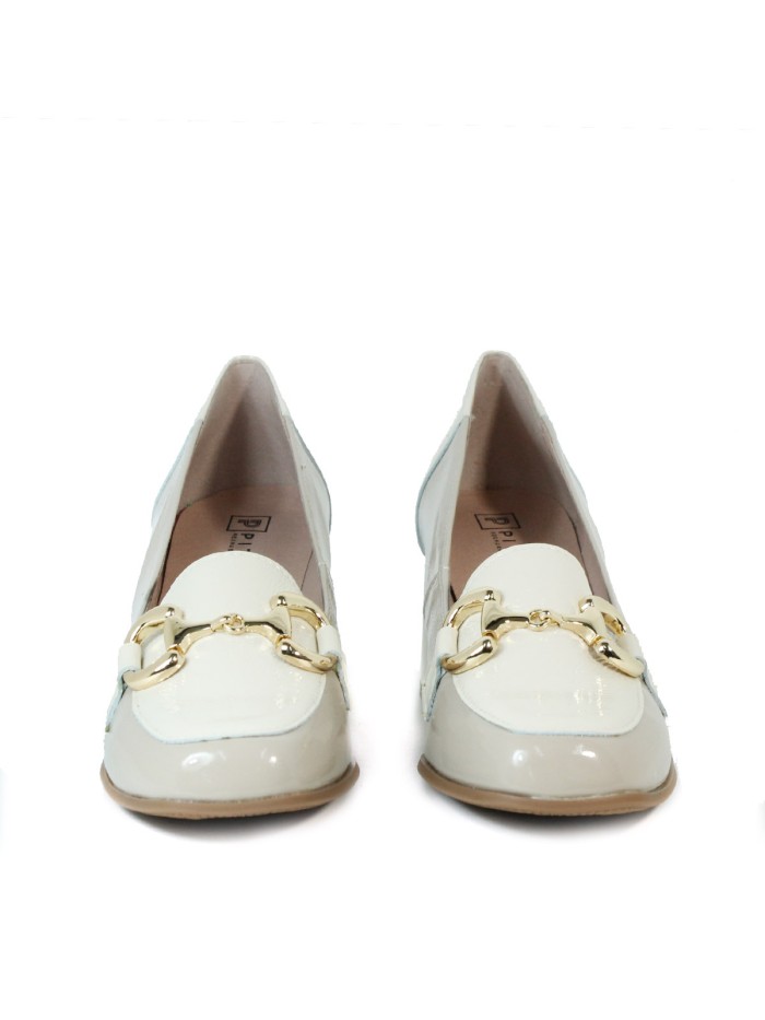 MOCASINES DE CHAROL CON TACÓN GEOMÉTRICO PITILLOS 5794 BEIGE-PIEDRA