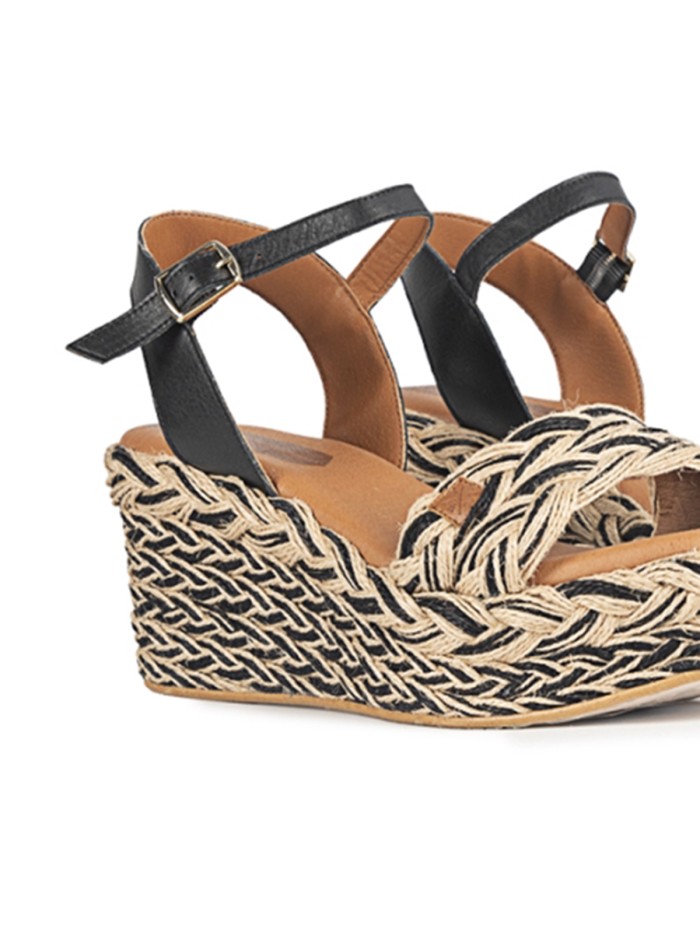 SANDALIAS TRENZADAS DE CUÑA POPA CAMERUN AMUR NEGRO