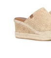SANDALIAS DE CUÑA EN SERRAJE Y YUTE POPA ARENITA GRABADO BEIGE