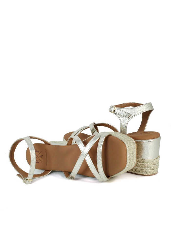 SANDALIAS DE PIEL CON CUÑA POPA CARLOTI LAMINADO ORO