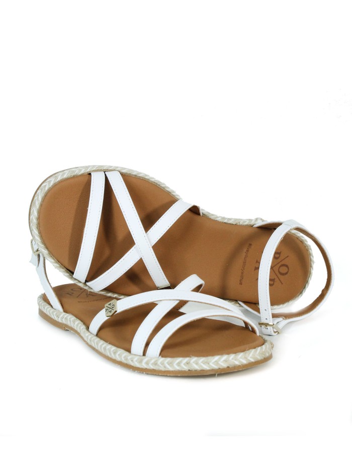 SANDALIAS PLANAS DE PIEL POPA CUBAGUA BLANCO