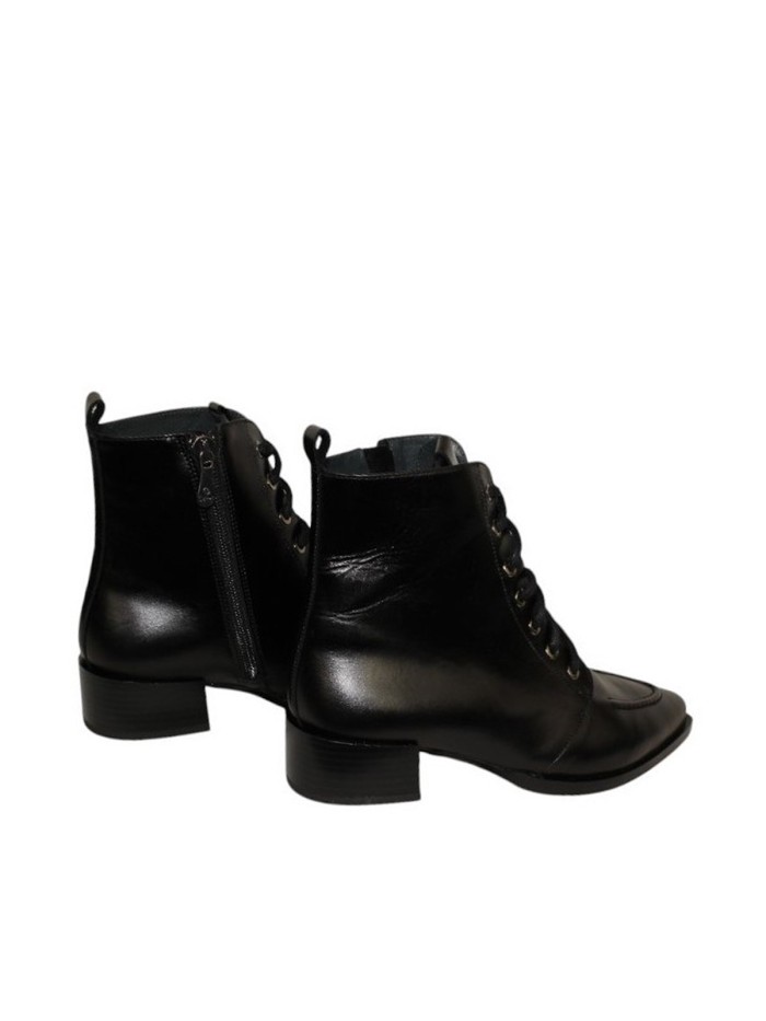 BOTÍN DE CORDONES EN PIEL NEGRO DANSI AJAX 6925