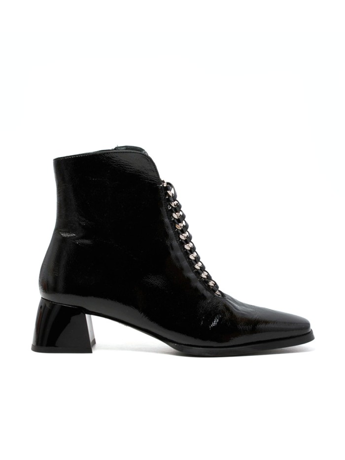 BOTÍN NEGRO DE CHAROL CON CORDONES DANSI CHIARA 7021