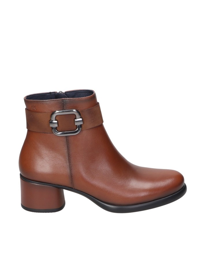BOTÍN DE PIEL CON TACÓN CUERO DORKING MACY D9369