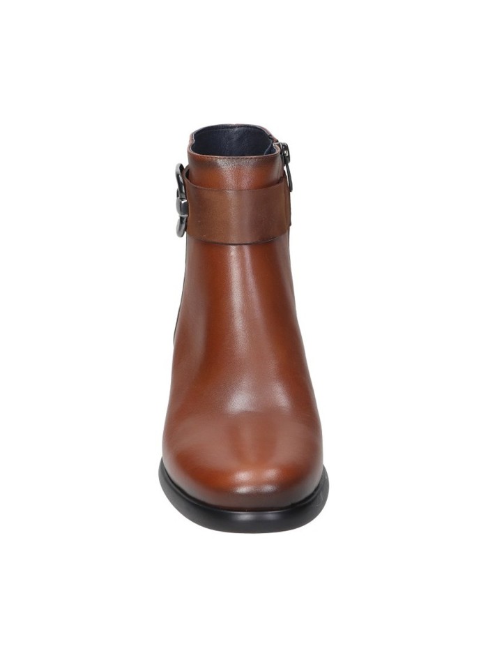 BOTÍN DE PIEL CON TACÓN CUERO DORKING MACY D9369