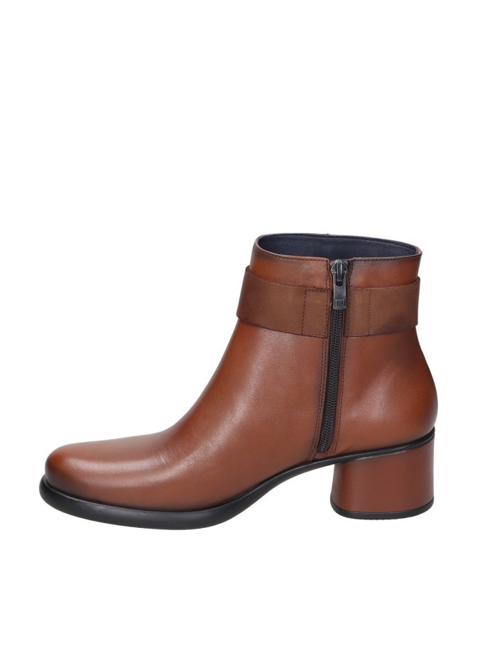 BOTÍN DE PIEL CON TACÓN CUERO DORKING MACY D9369