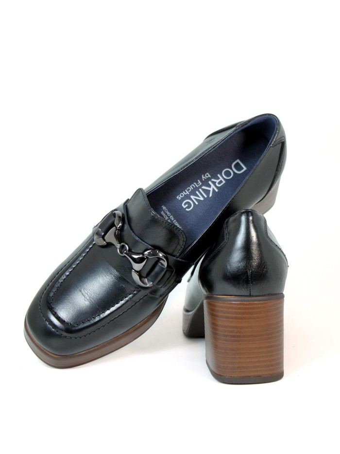 MOCASÍN NEGRO DE TACÓN DORKING CRISTEL D9155