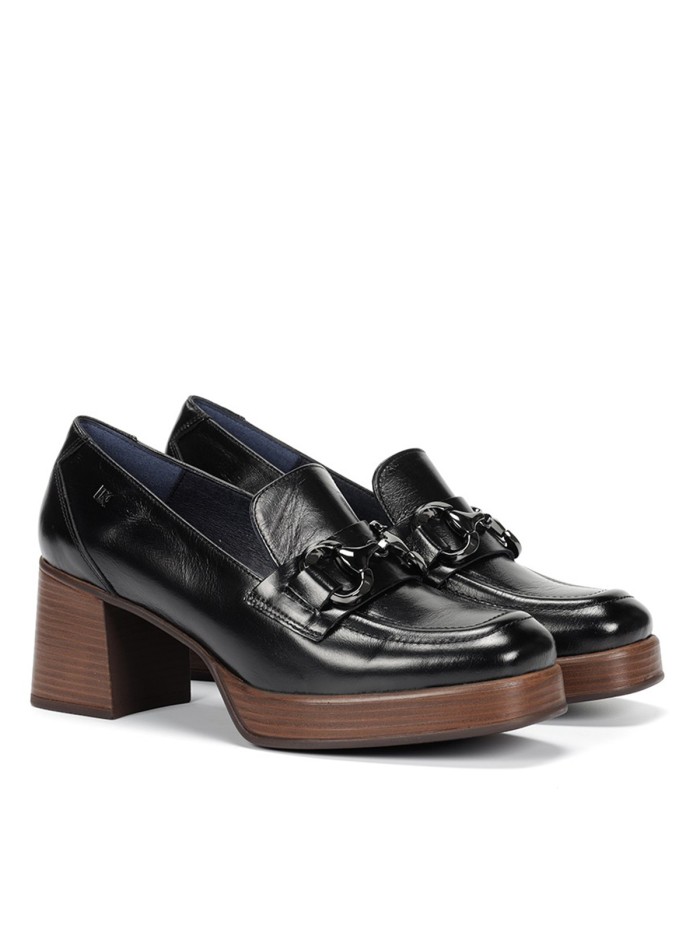 MOCASÍN NEGRO DE TACÓN DORKING CRISTEL D9155