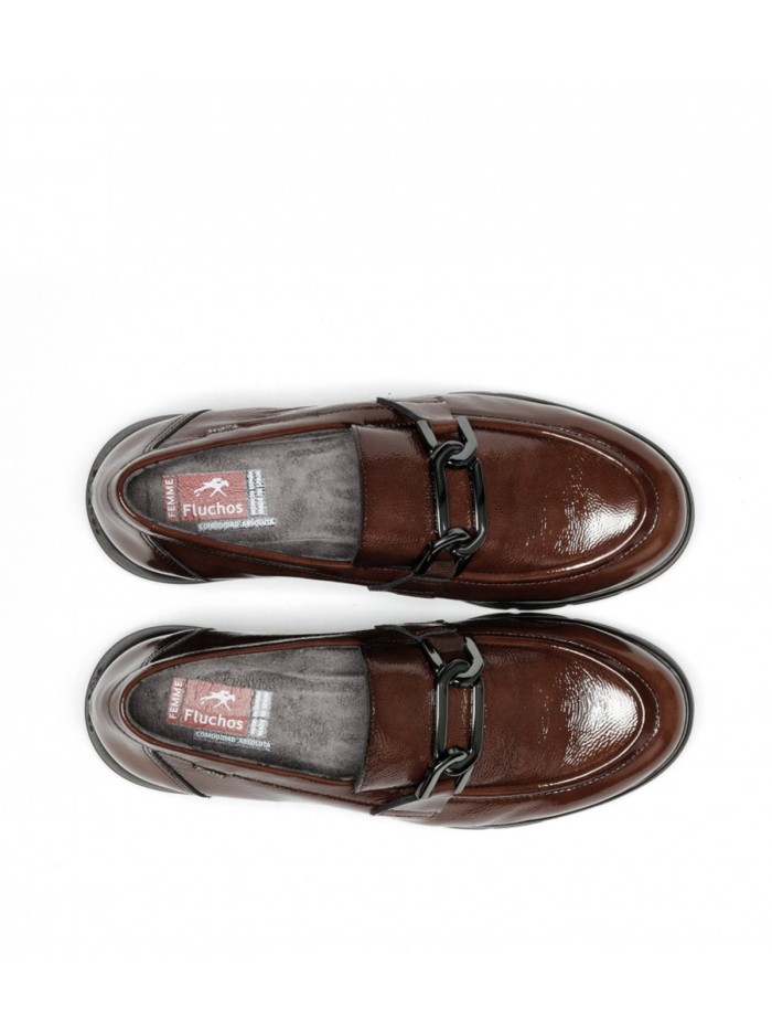 MOCASÍN DE CHAROL MARRÓN FLUCHOS GLADIS F1794