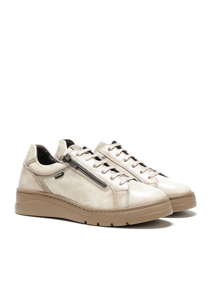 ZAPATO BEIGE DE SPORT EN CHAROL CON CREMALLERA FLUCHOS POMPAS F1666